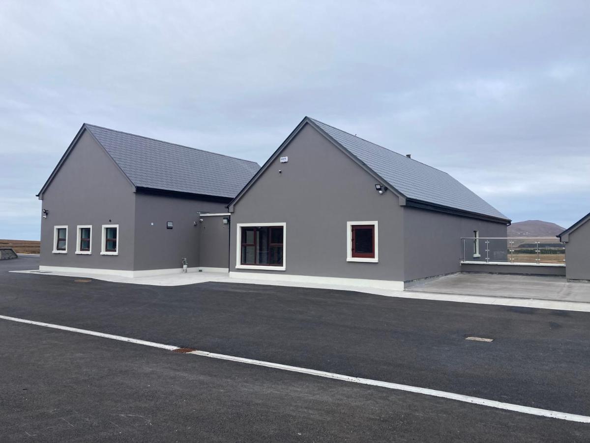 Хостел Achill Surf Centre Bellanasally Экстерьер фото