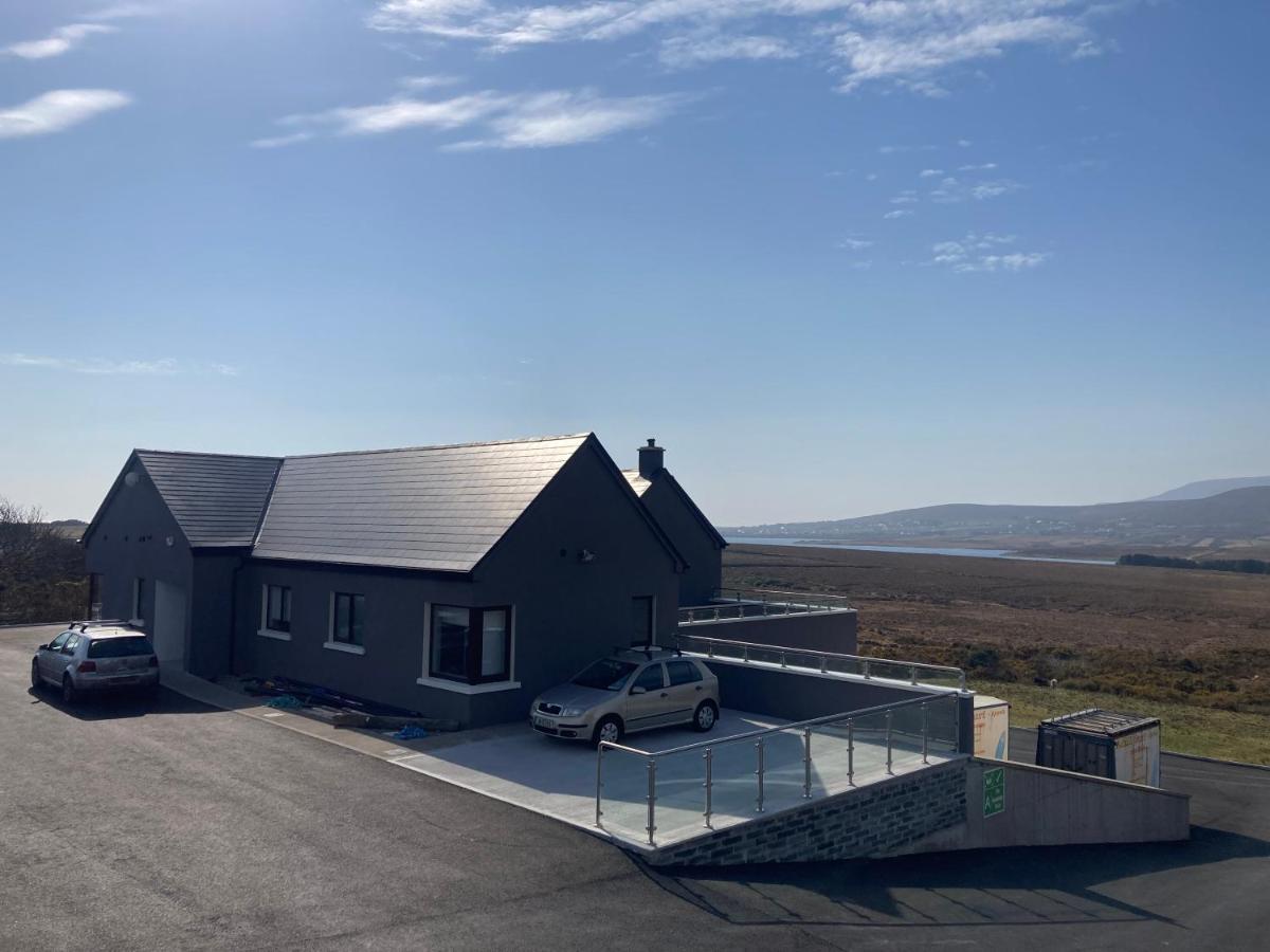 Хостел Achill Surf Centre Bellanasally Экстерьер фото