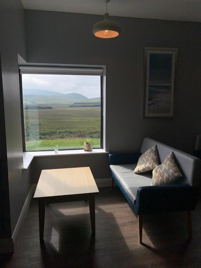 Хостел Achill Surf Centre Bellanasally Экстерьер фото