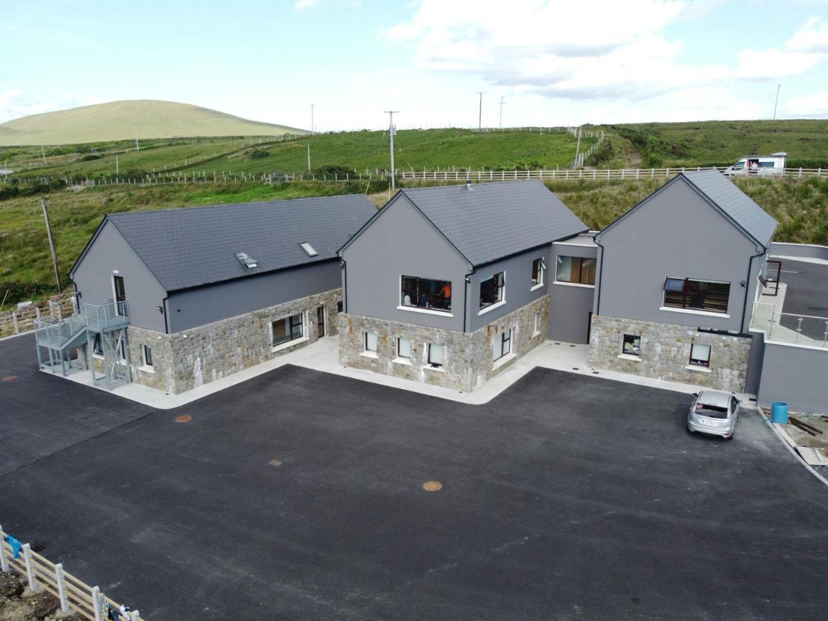 Хостел Achill Surf Centre Bellanasally Экстерьер фото