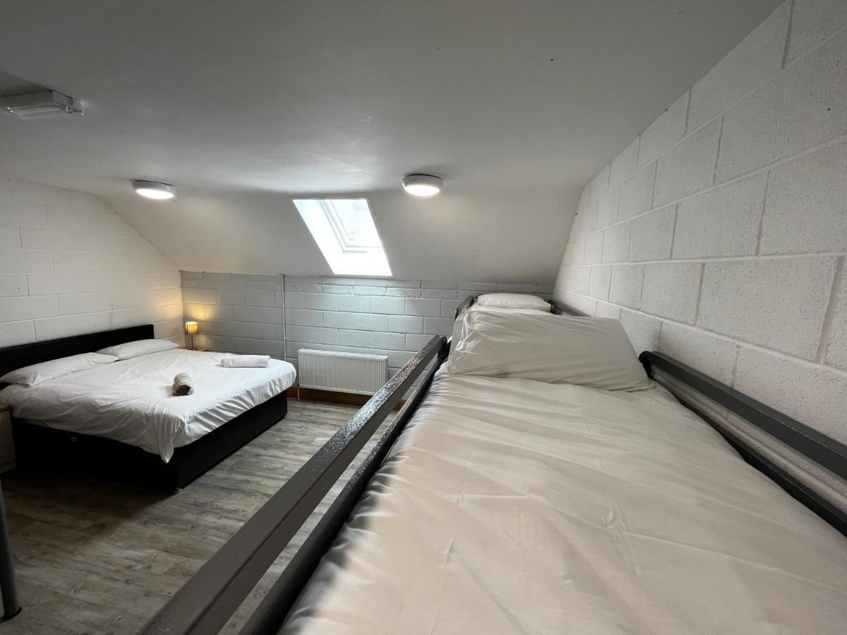 Хостел Achill Surf Centre Bellanasally Экстерьер фото