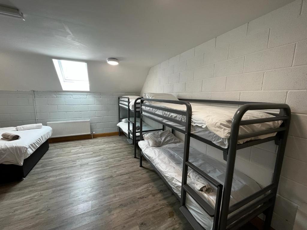 Хостел Achill Surf Centre Bellanasally Экстерьер фото