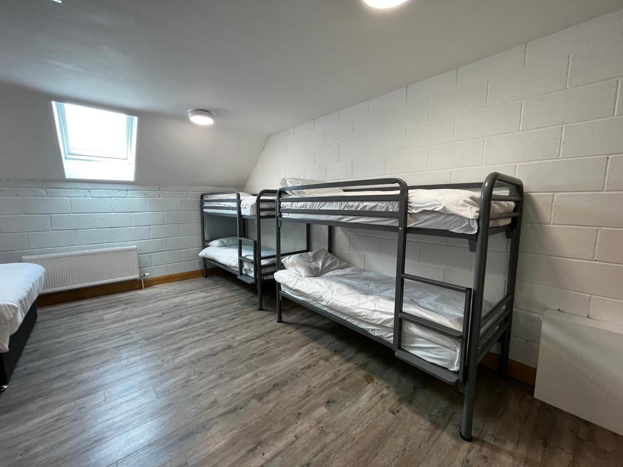 Хостел Achill Surf Centre Bellanasally Экстерьер фото